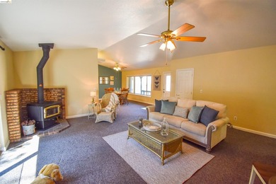 Price Impoved! Welcome Home to Phoenix Lake Park! This single - photo 7