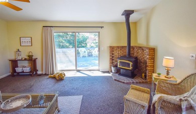 Price Impoved! Welcome Home to Phoenix Lake Park! This single - photo 9