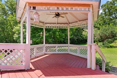 Welcome home to this beautifully maintained 3 bedroom, 2 bath - photo 34