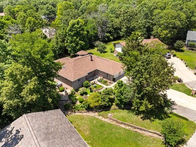 Welcome home to this beautifully maintained 3 bedroom, 2 bath - photo 46
