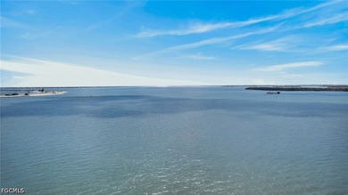 Amazing! The views from this top floor beautifully renovated - photo 4