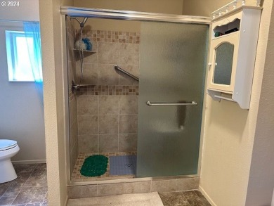 Beautiful open concept three bedroom home with an office that - photo 6