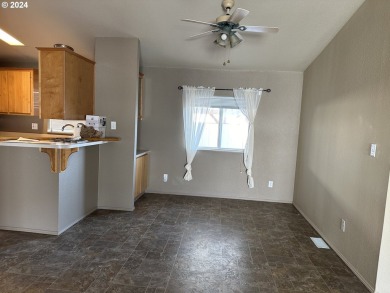 Beautiful open concept three bedroom home with an office that - photo 7