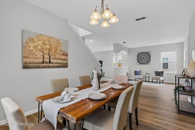 Welcome home to this beautifully renovated 3-bedroom, 2.5-bath - photo 13
