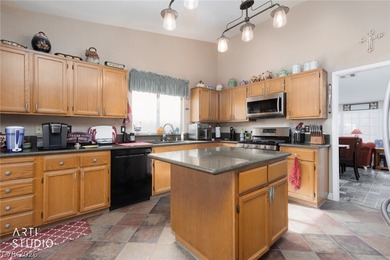 1 story pool home with 4 bedrooms and a 3 car garage!  Pool/spa