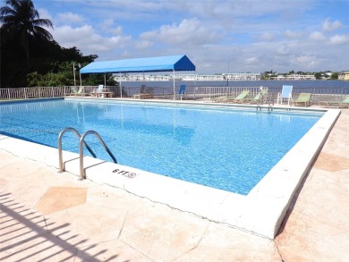 (private lake, pond, creek) Condo Sale Pending in Miami Florida