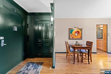 This fully renovated 1,100 sq ft Riviera Towers 1-bedroom - photo 6