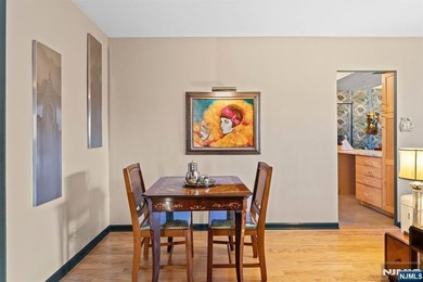This fully renovated 1,100 sq ft Riviera Towers 1-bedroom - photo 7