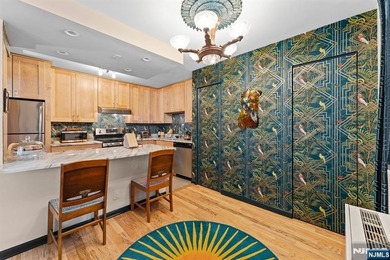 This fully renovated 1,100 sq ft Riviera Towers 1-bedroom - photo 9