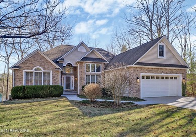 Lake Glastowbury Home For Sale in Crossville Tennessee