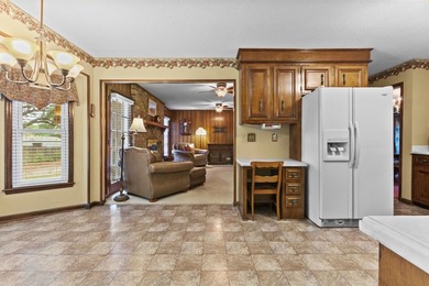 This spacious 4 bedroom, 2.5 bath home offers over 2,800 square - photo 13