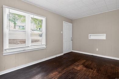 Perched in an established neighborhood, this charming 3-bedroom - photo 14