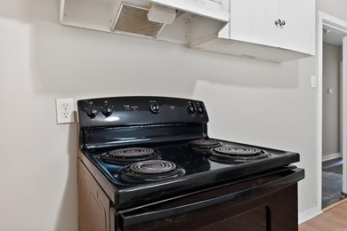 Perched in an established neighborhood, this charming 3-bedroom - photo 17