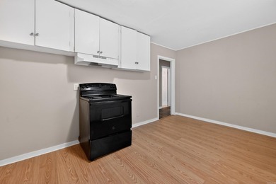 Perched in an established neighborhood, this charming 3-bedroom - photo 18