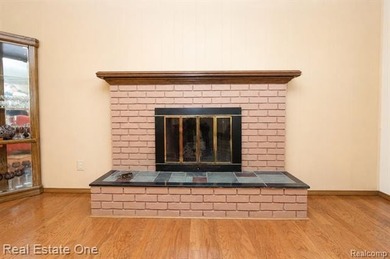 Welcome home to this beautiful 3-bedroom, 1-bath tri-level home - photo 19