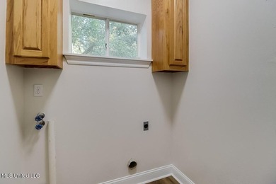 YOU WILL BE IN LOVE WITH THIS 4-BEDROOM DIAMONDHEAD HOME!!! - photo 20