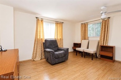 Welcome home to this beautiful 3-bedroom, 1-bath tri-level home - photo 20