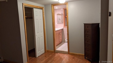 Single family home with five bedrooms, four bathrooms living - photo 27