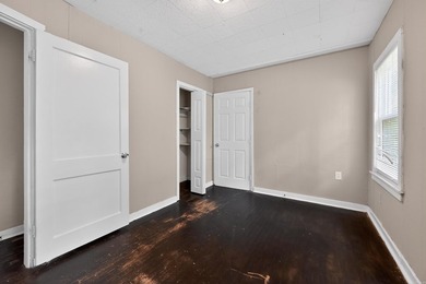 Perched in an established neighborhood, this charming 3-bedroom - photo 28