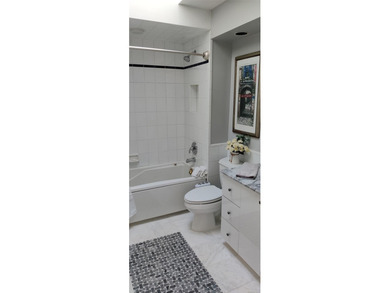 Single family home with five bedrooms, four bathrooms living - photo 30