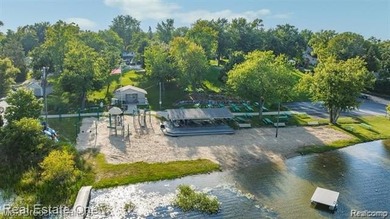 Welcome home to this beautiful 3-bedroom, 1-bath tri-level home - photo 30