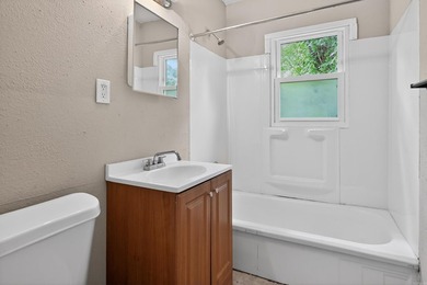 Perched in an established neighborhood, this charming 3-bedroom - photo 31
