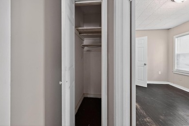 Perched in an established neighborhood, this charming 3-bedroom - photo 32