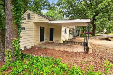 Perched in an established neighborhood, this charming 3-bedroom - photo 33