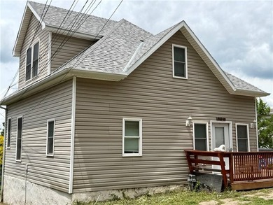 This home was fully upgraded 2 1/2 years ago with new flooring - photo 1