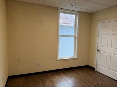 This home was fully upgraded 2 1/2 years ago with new flooring - photo 9