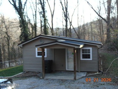 Melton Hill Lake Home For Sale in Powell Tennessee