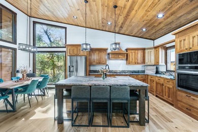 This stunning 2023-built Mountain Modern retreat seamlessly - photo 12