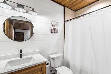 This stunning 2023-built Mountain Modern retreat seamlessly - photo 32