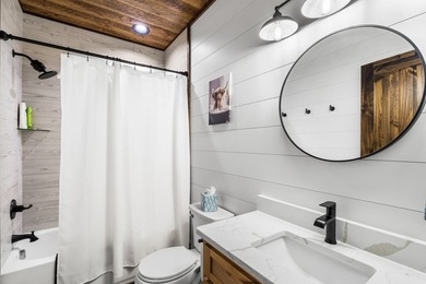 This stunning 2023-built Mountain Modern retreat seamlessly - photo 35