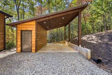 This stunning 2023-built Mountain Modern retreat seamlessly - photo 40