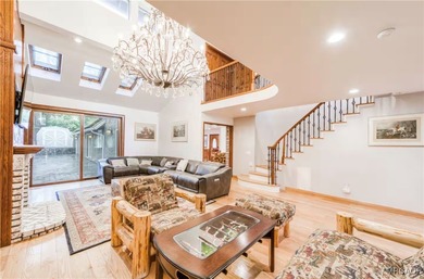 Experience luxury mountain living in this stunning, fully - photo 13