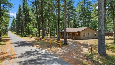 Looking for a nice cozy cottage only 3 blocks from Castle Rock - photo 3