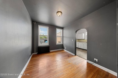 Charming legal two family home in Staten Island's Arrochar and - photo 15