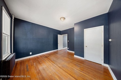 Charming legal two family home in Staten Island's Arrochar and - photo 18