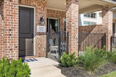 Lake Townhome/Townhouse For Sale in Grand Prairie, Texas