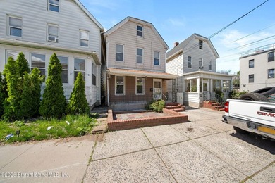 Charming legal two family home in Staten Island's Arrochar and - photo 21