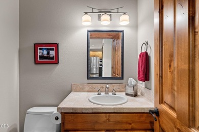 Gorgeous, immaculate & updated townhome in the beautiful golf - photo 27