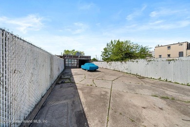 Charming legal two family home in Staten Island's Arrochar and - photo 28