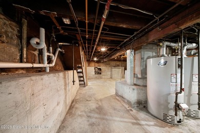 Charming legal two family home in Staten Island's Arrochar and - photo 34