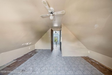 Charming legal two family home in Staten Island's Arrochar and - photo 38