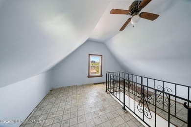 Charming legal two family home in Staten Island's Arrochar and - photo 40
