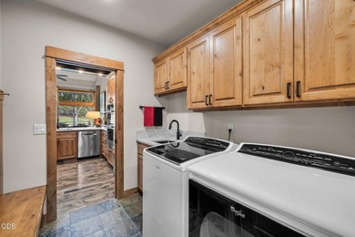 Gorgeous, immaculate & updated townhome in the beautiful golf - photo 47