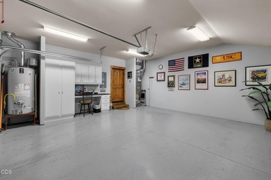 Gorgeous, immaculate & updated townhome in the beautiful golf - photo 49
