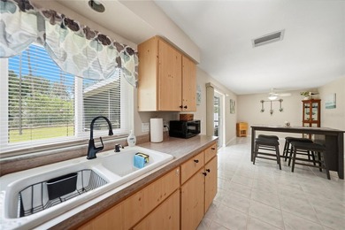 Welcome home to this beautifully updated 3 bedroom, 2 bathroom - photo 10
