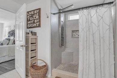 Stunning Remodeled Pool Home on Half an Acre - No HOA! Welcome - photo 16